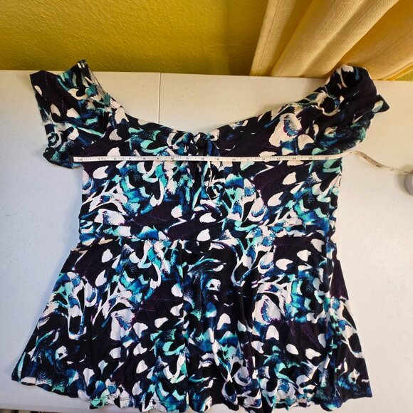 630-12 Torrid Super Soft Knit Floral Babydoll Blue Off Shoulder Top Size 1 (14/1 - Picture 11 of 14